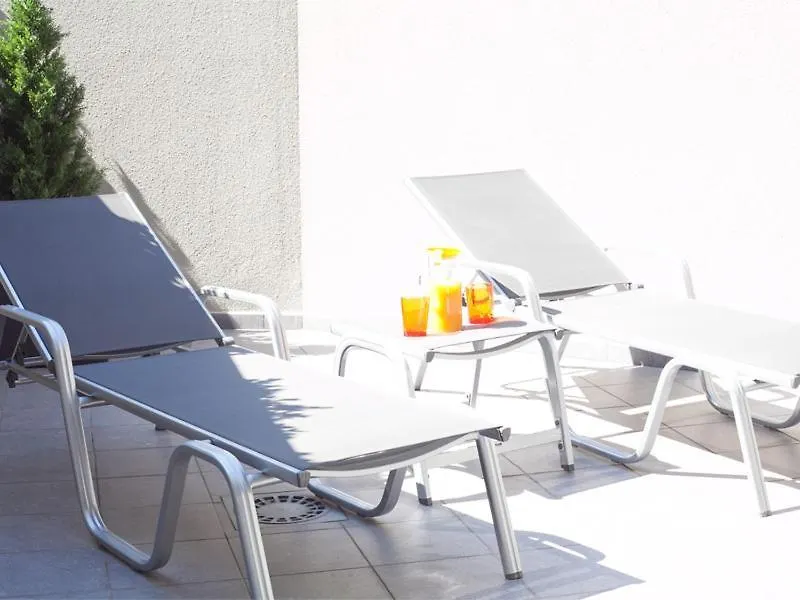 Charmsuites Paralel-1